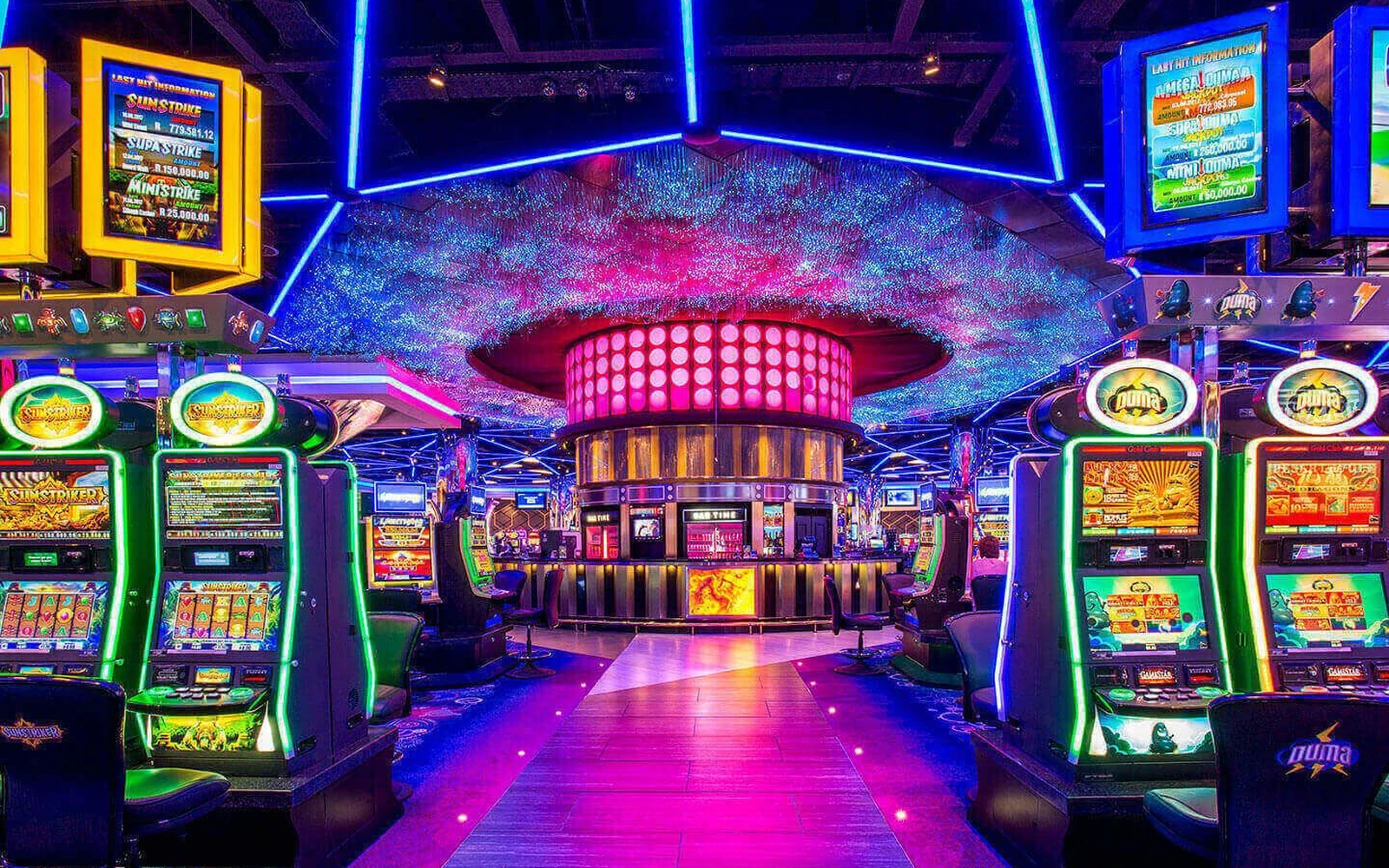 Ilustrasi layar slot dengan simbol khusus dan latar permainan